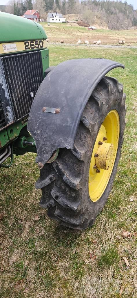 John Deere 2650 曳引機