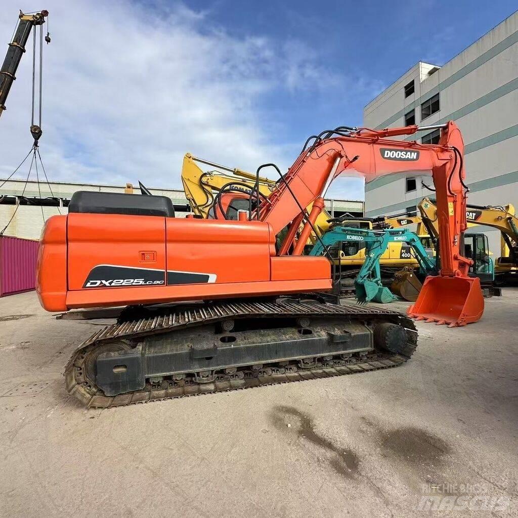 Doosan DX 225 LC-9C 履帶式 挖土機/掘鑿機/挖掘機