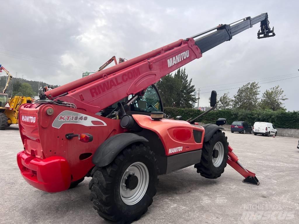 Manitou MT 1840 伸縮臂操作車
