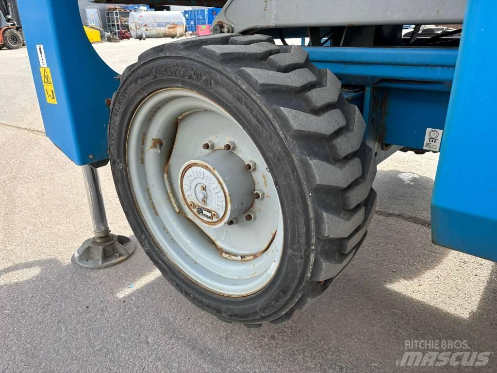 Genie GS 4390 RT 剪式升降機