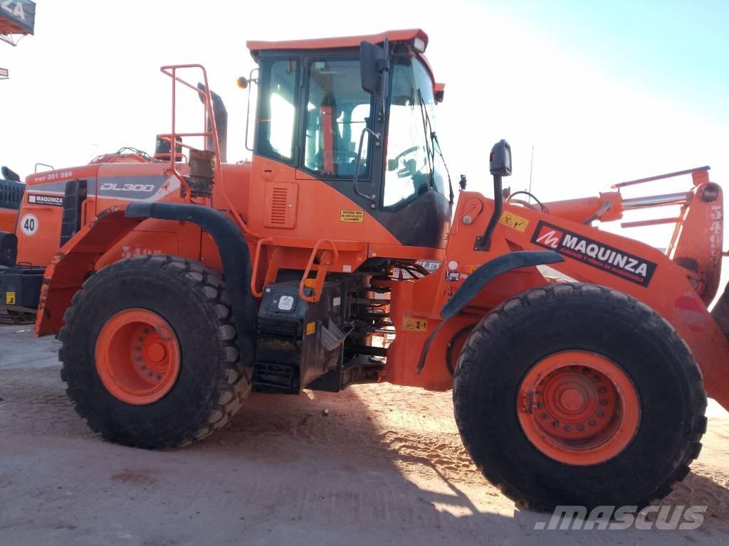 Doosan DL 300-5 輪胎式裝載機