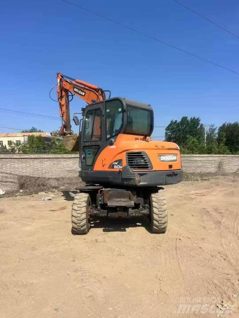 Doosan DX60W 旋轉式挖土機/掘鑿機/挖掘機