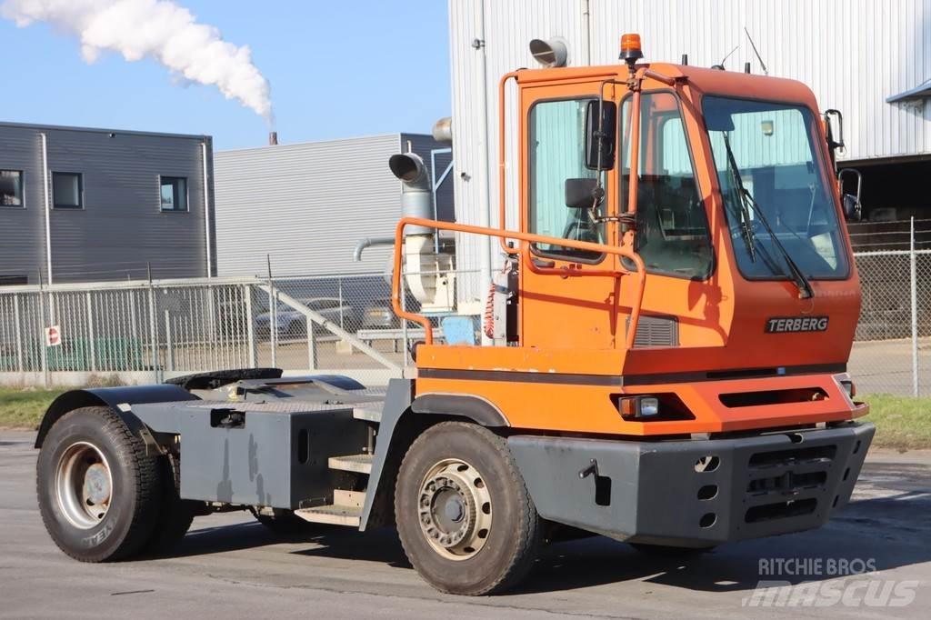 Terberg YT182 終端式曳引機