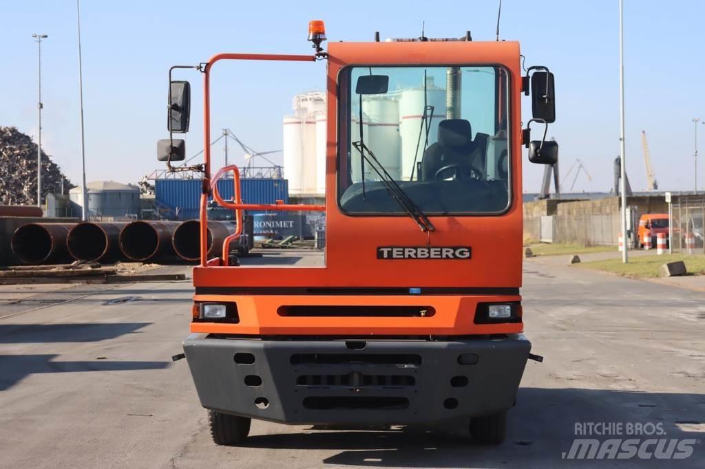 Terberg YT182 終端式曳引機