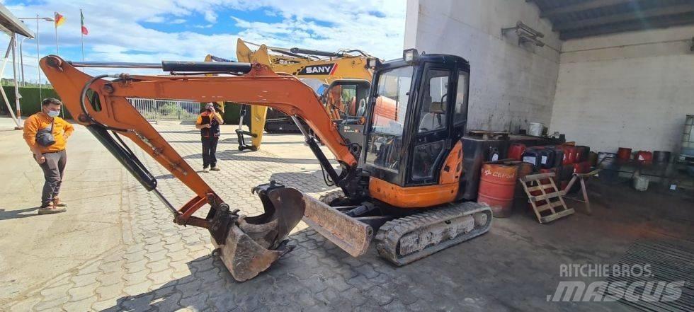 Kubota U35 ALFA 小型挖土機/掘鑿機<7t(小型挖掘機)