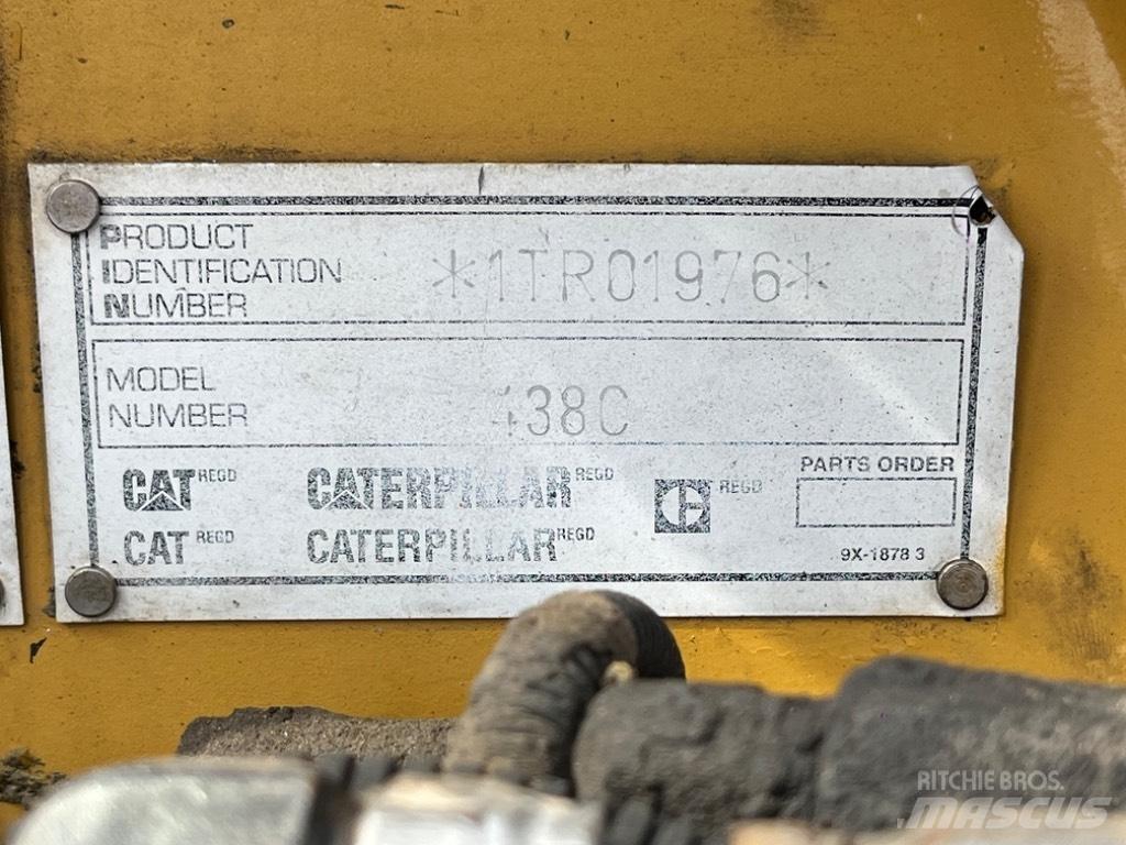 CAT 438 C 反鏟裝載機