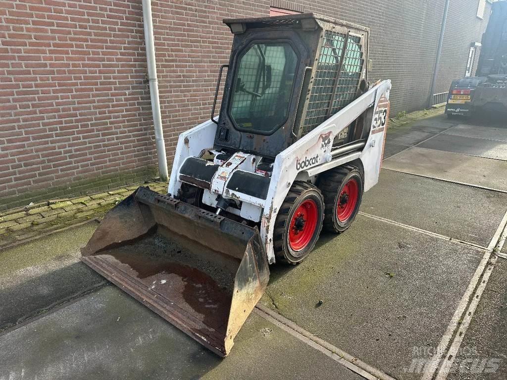 Bobcat 553 滑移轉向裝載機
