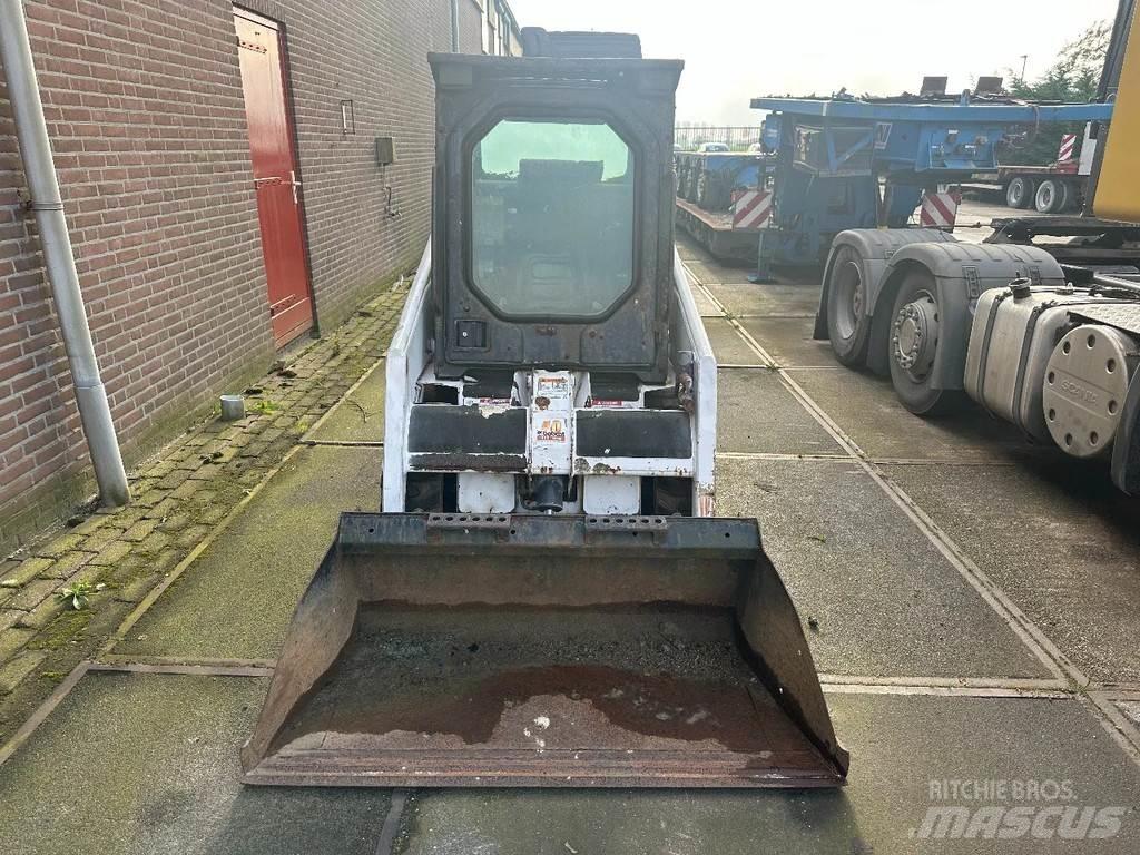 Bobcat 553 滑移轉向裝載機