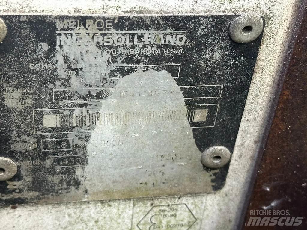Bobcat 553 滑移轉向裝載機