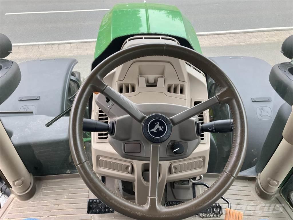 John Deere 6R 215 曳引機