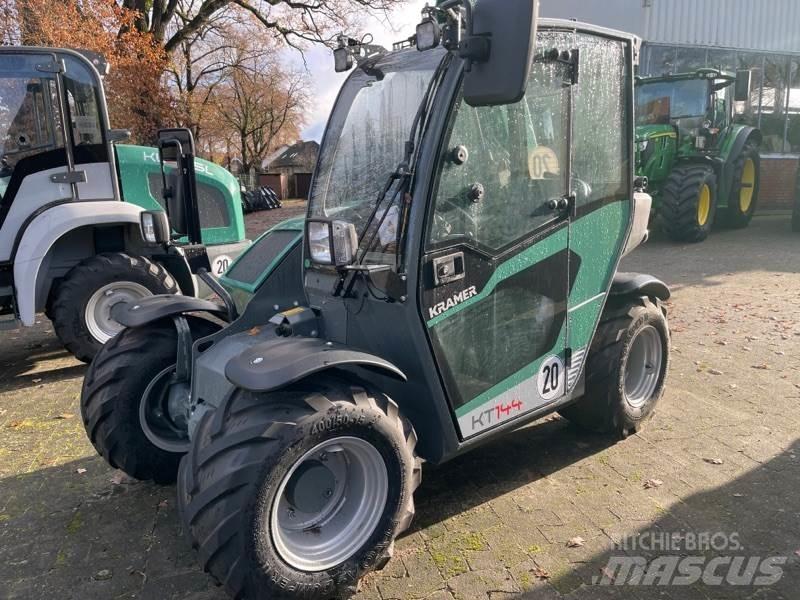 Kramer KT144 伸縮臂操作車