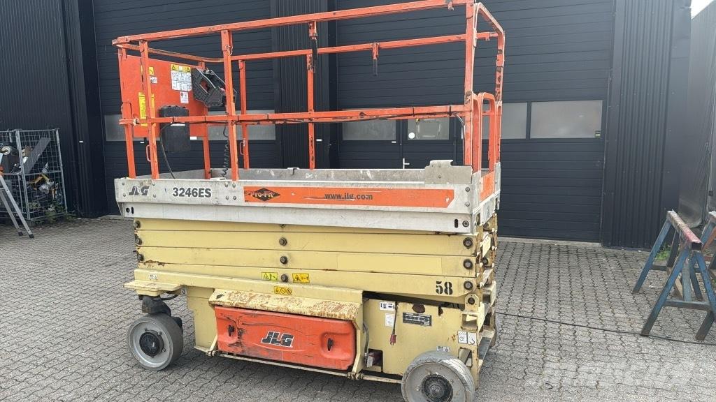 JLG 3246 ES 剪式升降機