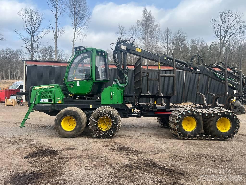 John Deere 810 E 集運機