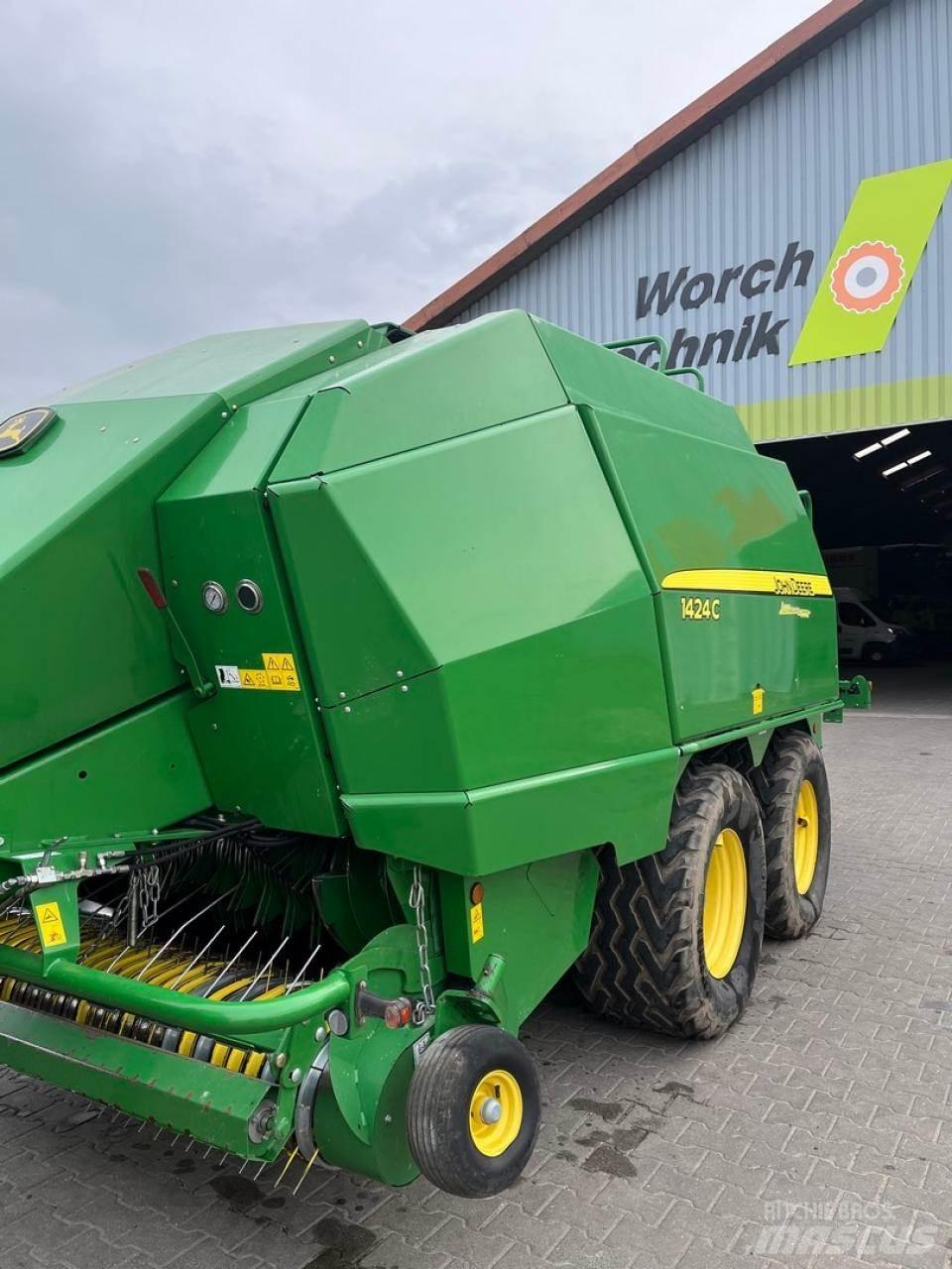 John Deere 1424 C 方形打捆機