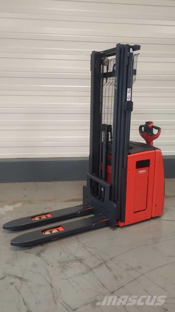 Linde L14 自走式堆積機