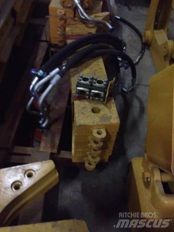 CAT D7H Ripper NEW 其他