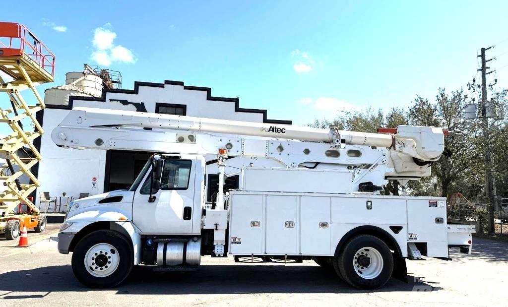 Altec AA 55 卡車裝載高空作業車