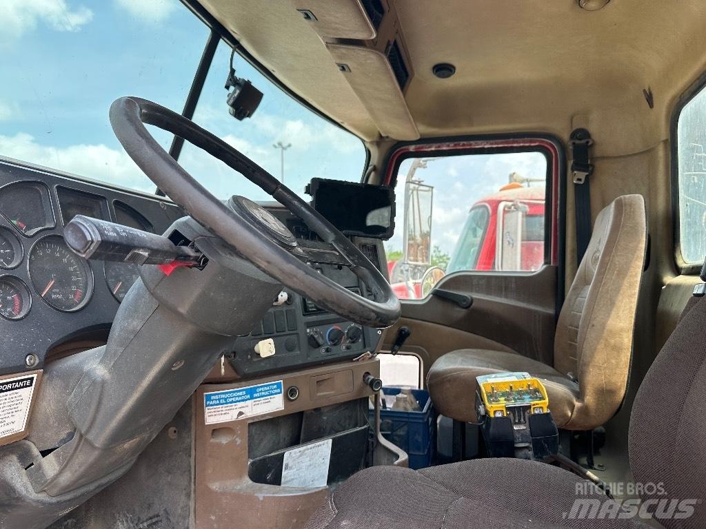 Mack Granite GU 813 其他貨車