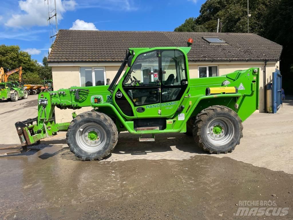 Merlo P 40.17 伸縮臂操作車
