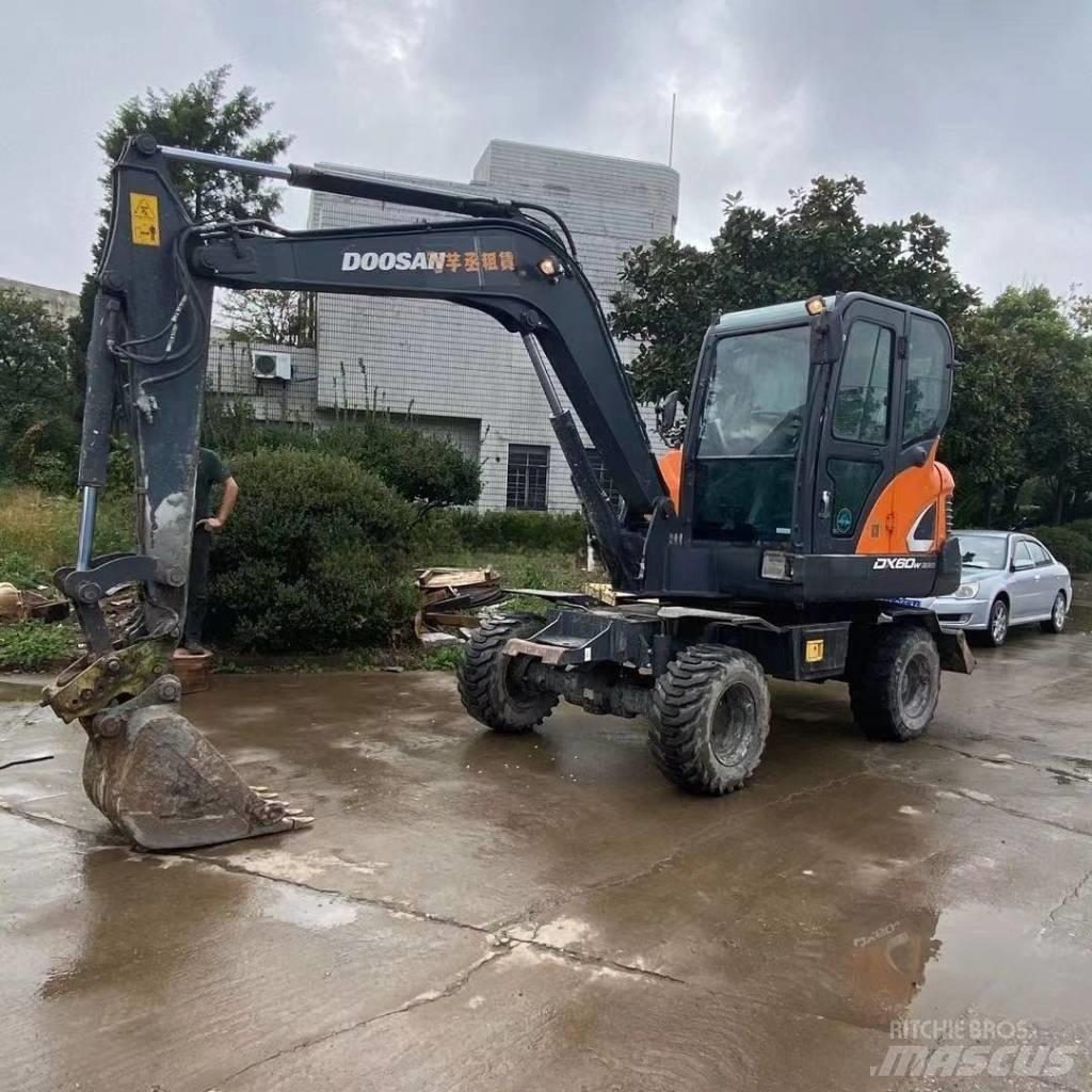 Doosan DX60W 旋轉式挖土機/掘鑿機/挖掘機