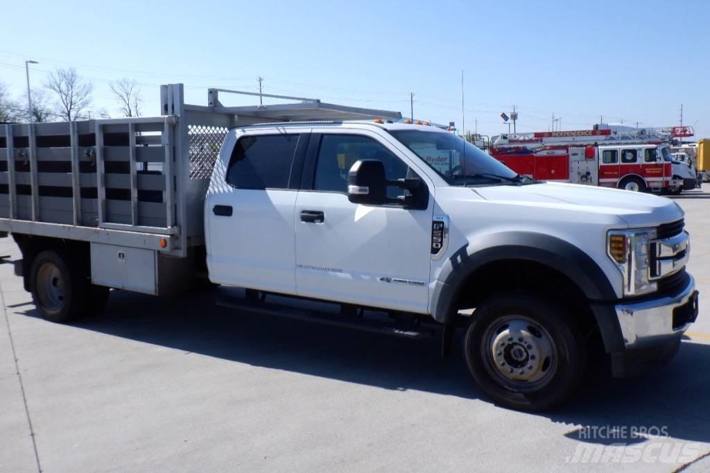 Ford F 550 XLT SD 平板式/側卸式卡車