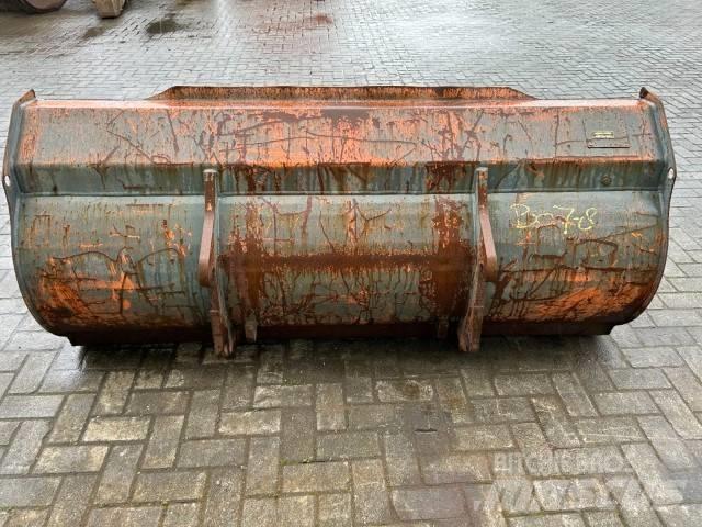 Volvo Aansluiting 鏟斗