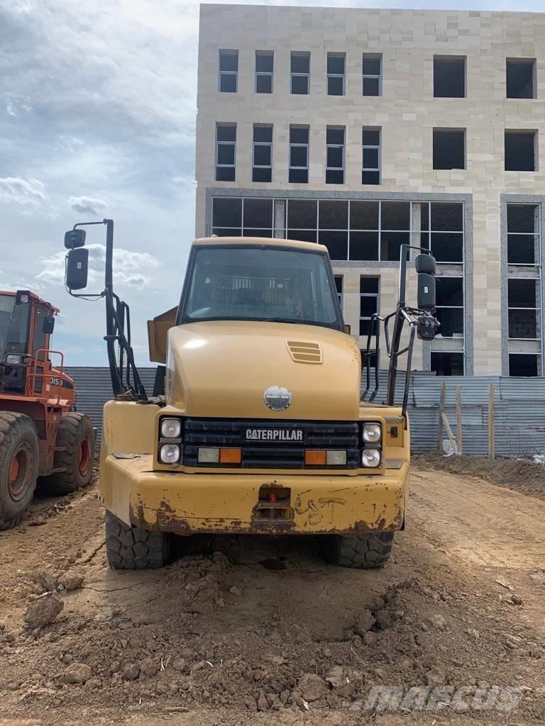 CAT 730 鉸接式起吊車