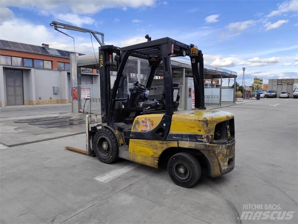 Yale GDP35VX 柴油卡車