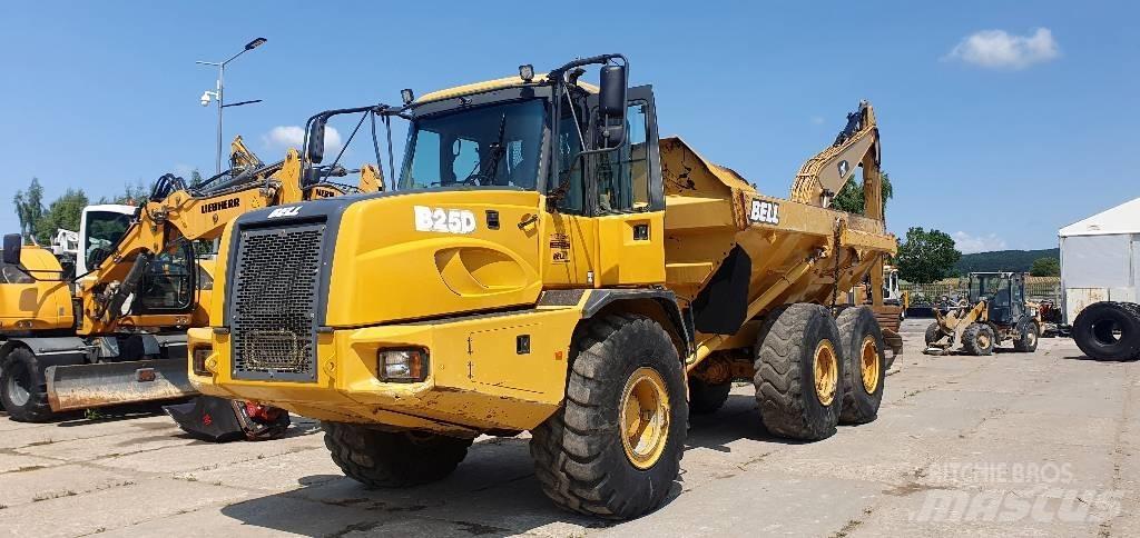Bell B 25 D 鉸接式起吊車
