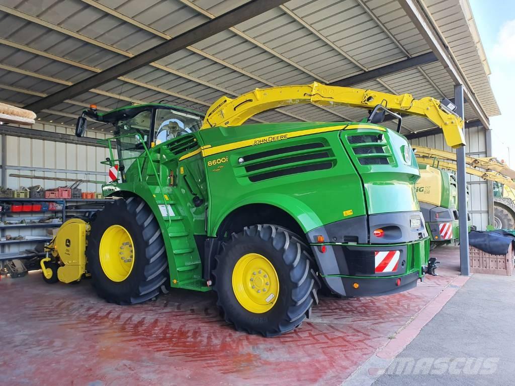 John Deere 8600I 自走式飼料採集機