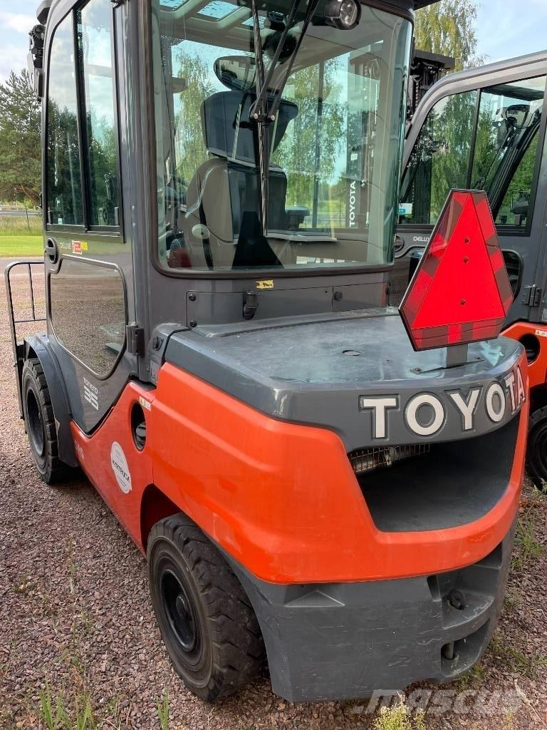 Toyota 52-8FDJF35 柴油卡車