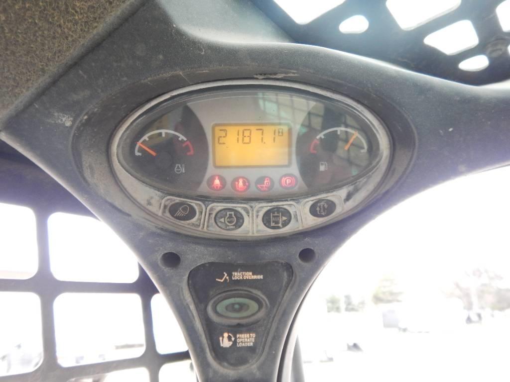 Bobcat T590 滑移轉向裝載機