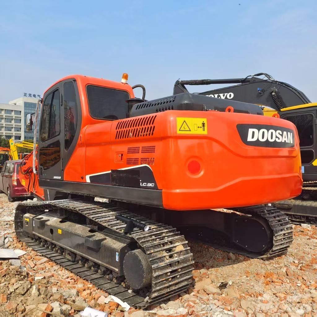 Doosan DX 225 LC 小型挖土機/掘鑿機<7t(小型挖掘機)