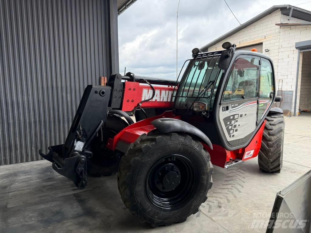 Manitou MT 932 伸縮臂操作車