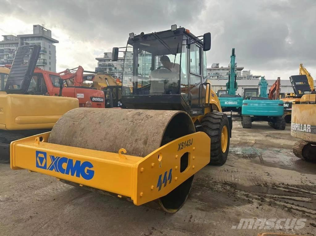 XCMG XS 143 J 單輪滾壓機