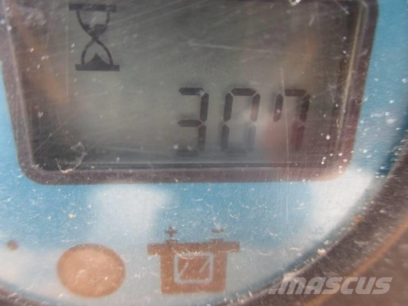 Haulotte Compact 14 剪式升降機