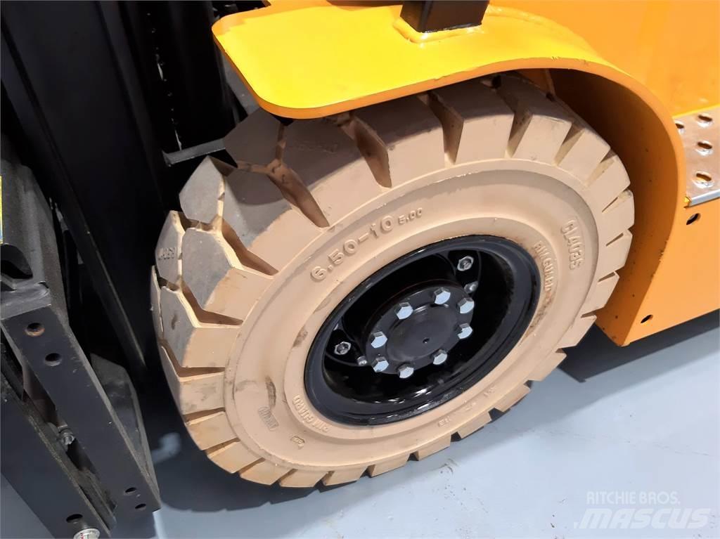  EFL181 Litio 電動堆高機