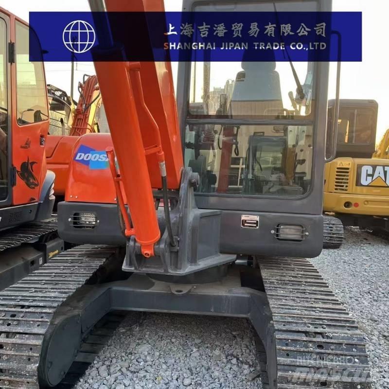 Doosan DH 55 小型挖土機/掘鑿機<7t(小型挖掘機)