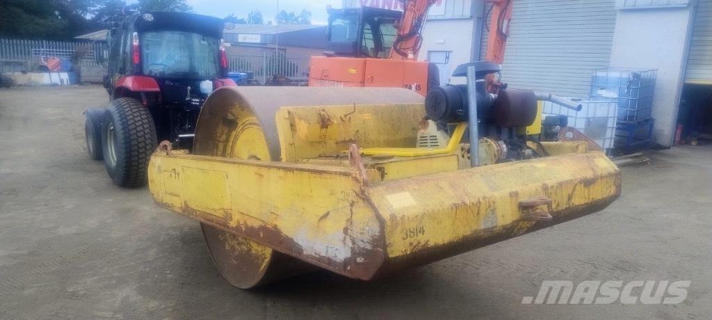 Bomag BW 6 拖式振動滾壓機