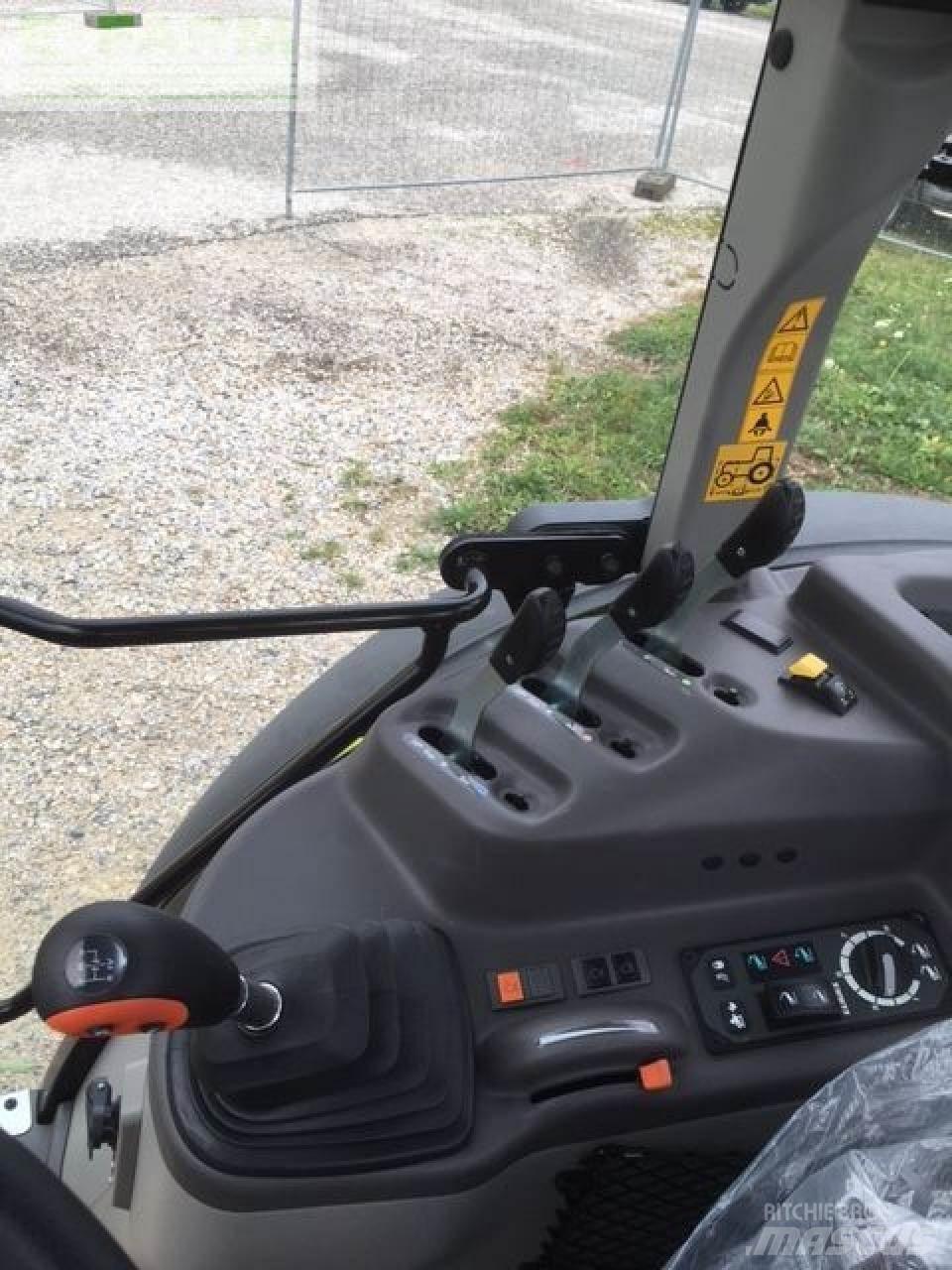 CLAAS axos 240 曳引機