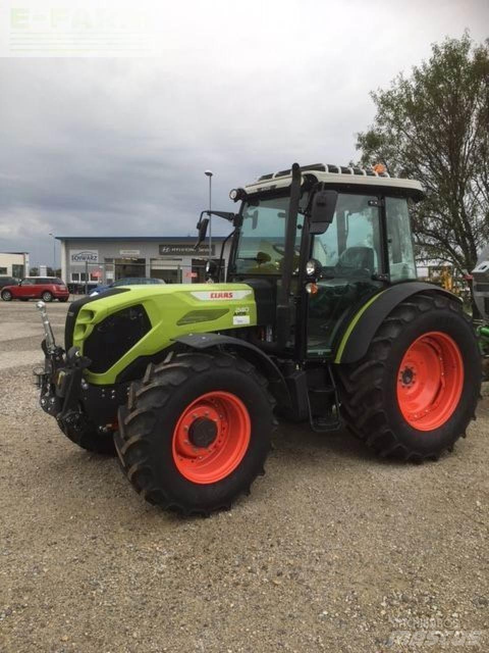 CLAAS axos 240 曳引機