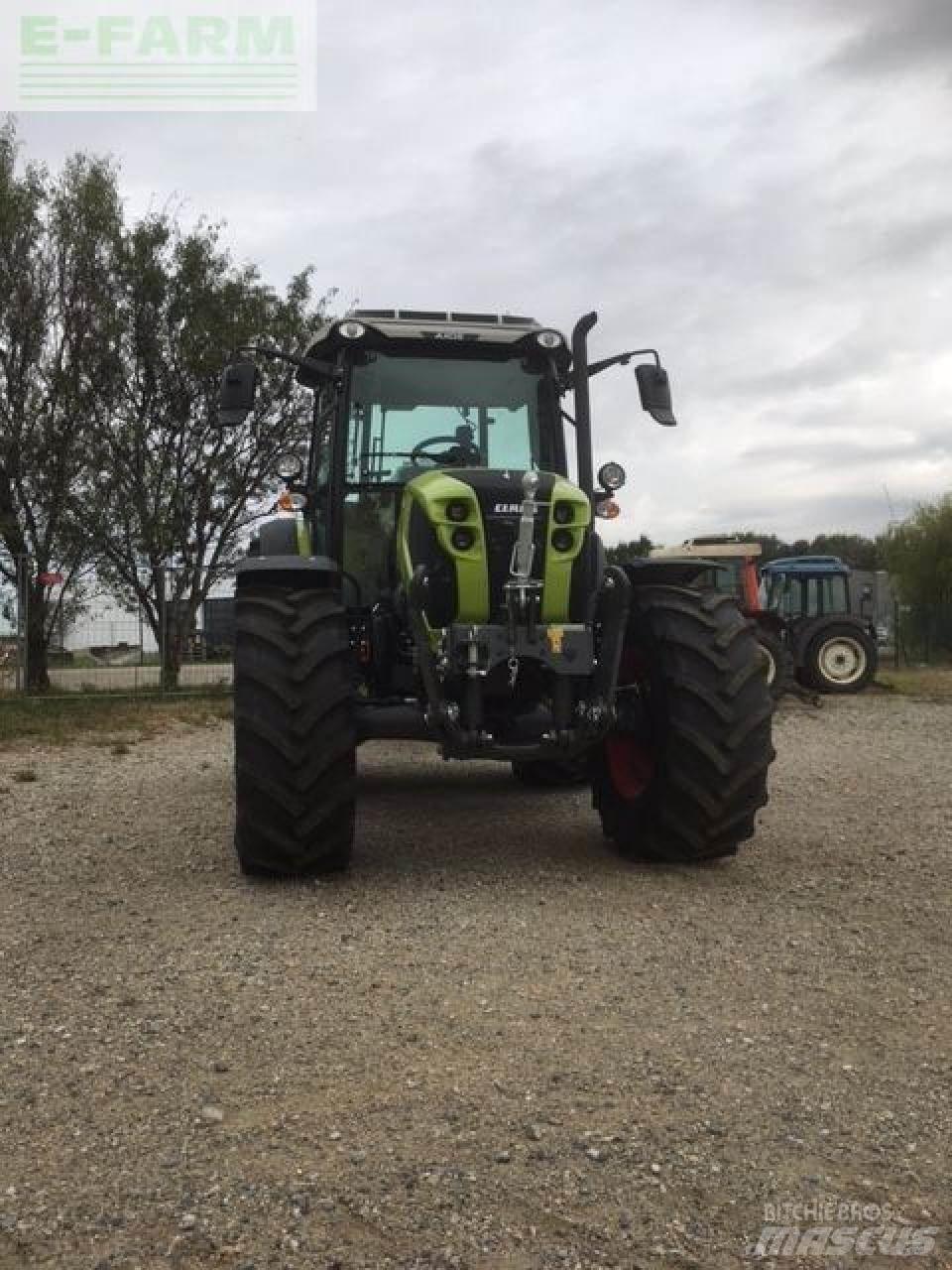 CLAAS axos 240 曳引機