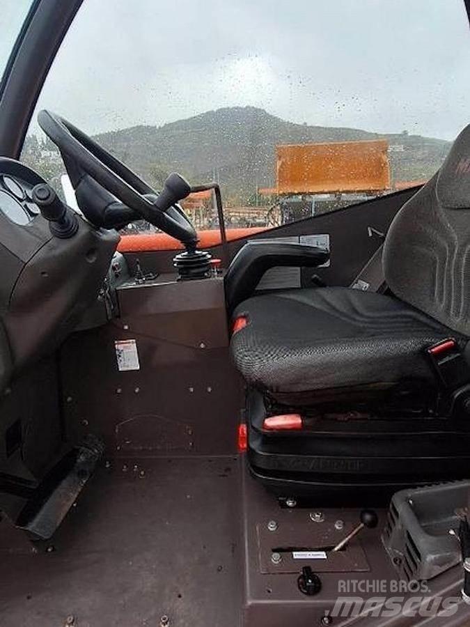 Manitou MVT1332SL 伸縮臂操作車