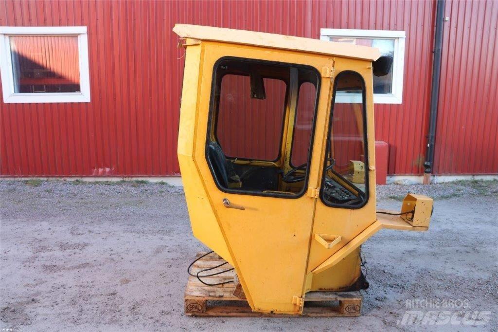 Lundberg 341 駕駛室與內部