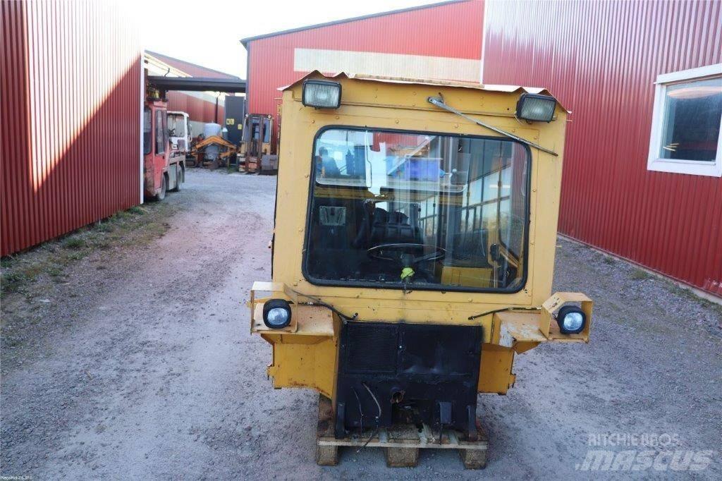Lundberg 341 駕駛室與內部
