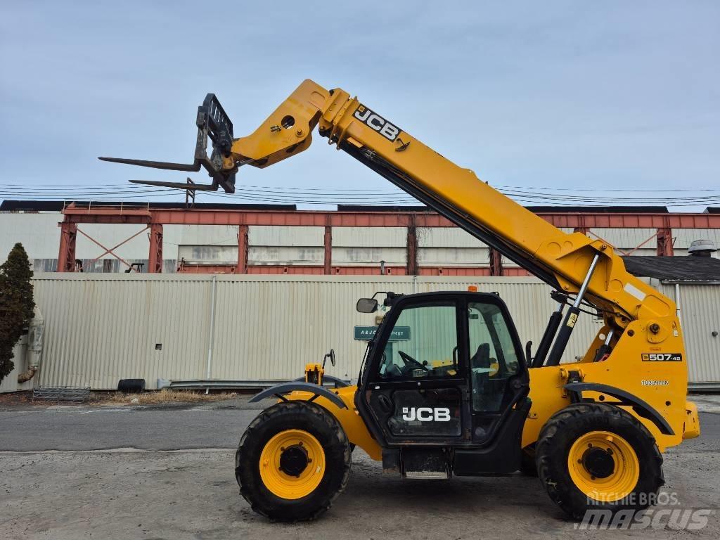 JCB 507-42 伸縮臂操作車
