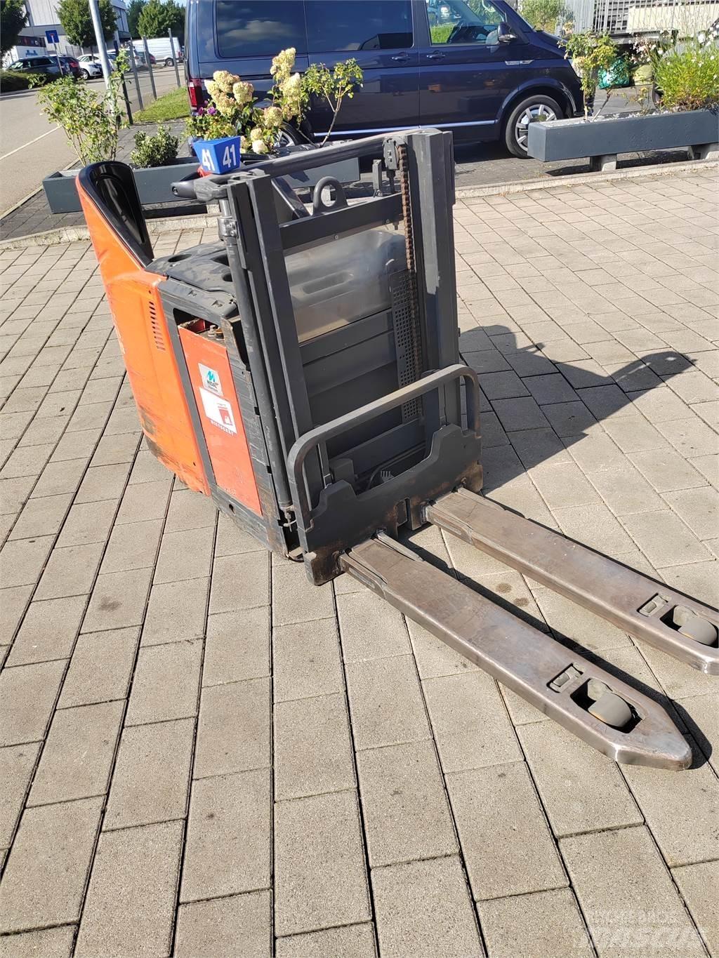 Linde L12 LHP SP 行走控制式堆積機