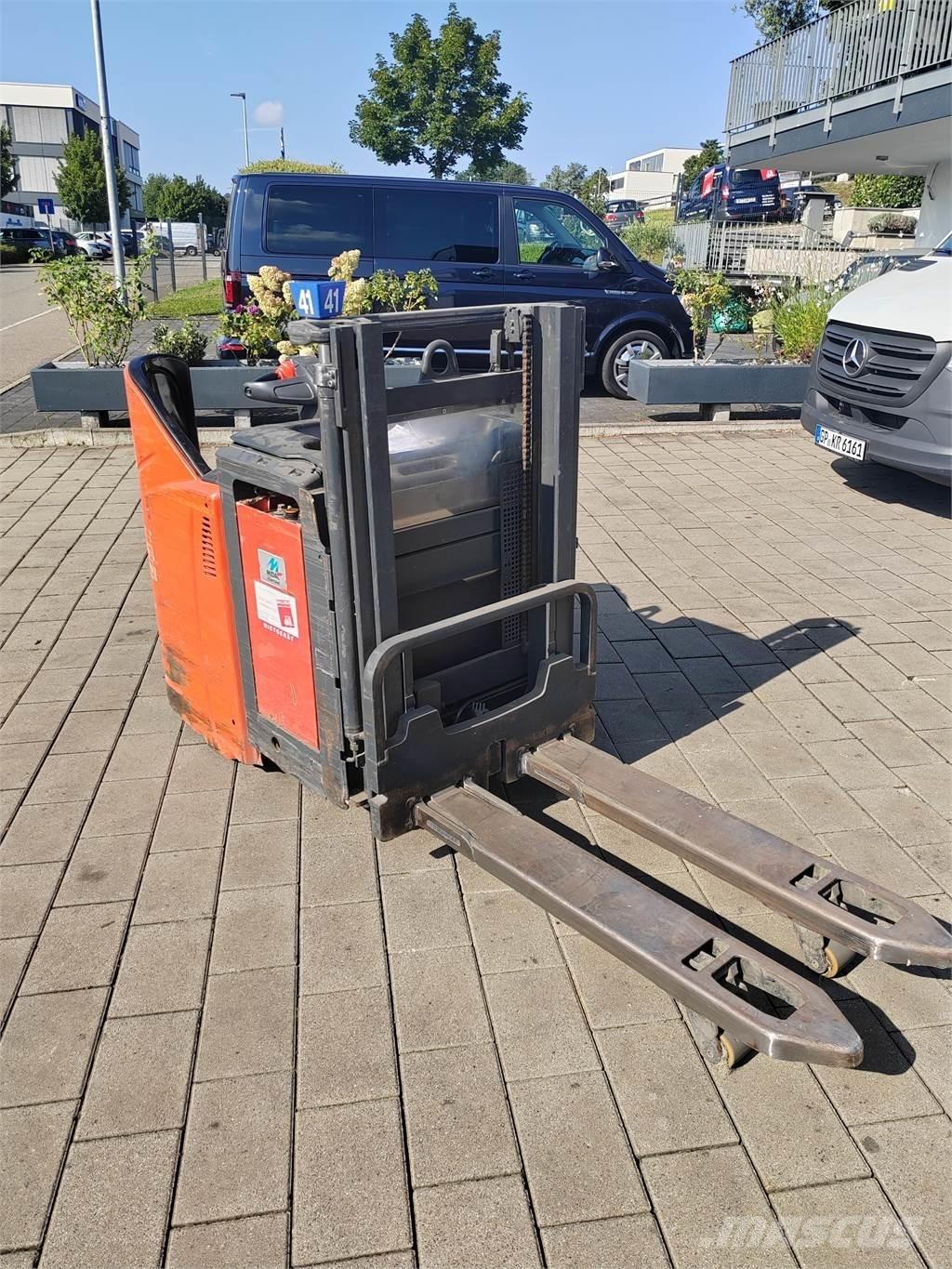 Linde L12 LHP SP 行走控制式堆積機
