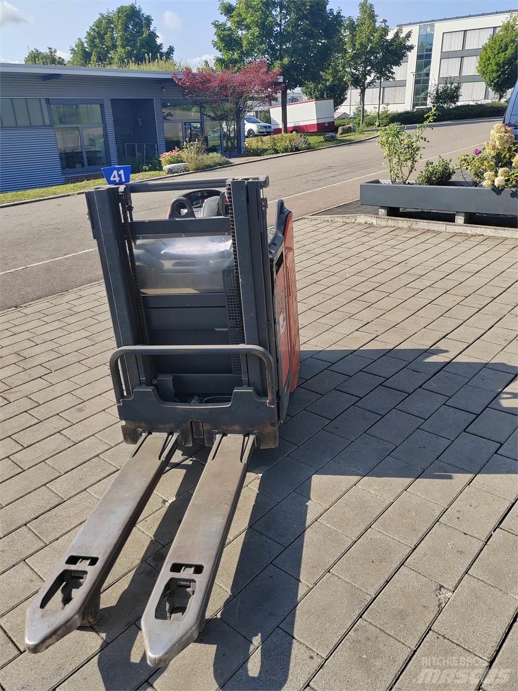 Linde L12 LHP SP 行走控制式堆積機