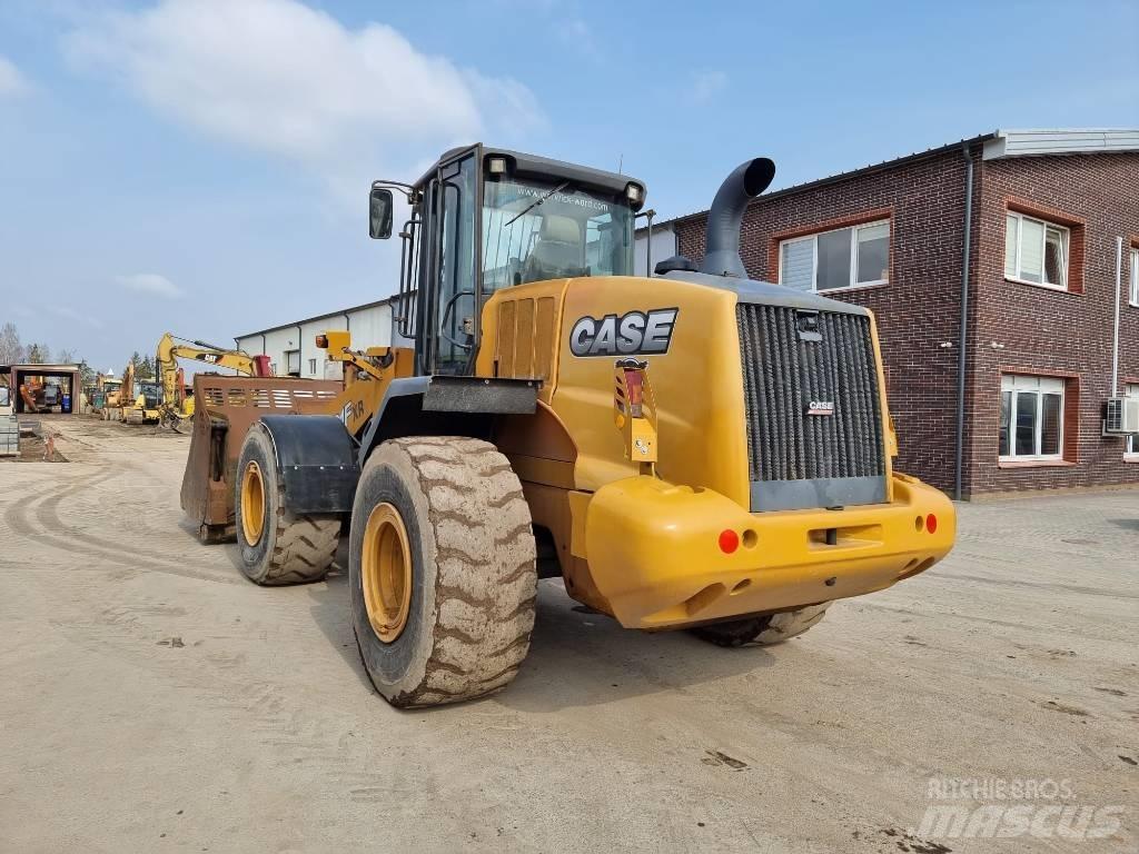 CASE 821 FXR 輪胎式裝載機